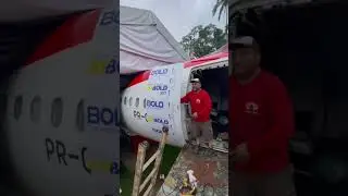 como fazer a porta de um avião