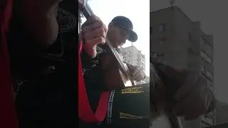 Гитарист играет свою мелодию на гитаре. Город Сибай.#гитарист