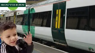 Southern Rail Train at London Victoria #southernrailway #train #londontrain
