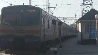 ЕПЛ2Т-014 пригородным поездом 6022 Кривой Рог - Днепр прибывает на станцию Днепр - главный
