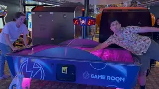Air Hockey - Thea vs Aidin