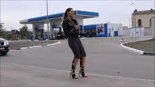 DancingLady #082 – Tania tanzt! (Dancing in Boots and Overall…)