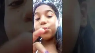Na piscina com minha  prima