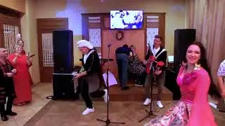 Дуэт «Богатые и Знаменитые» в #casamaria