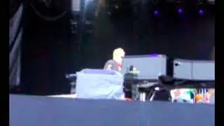 Elton John - Madman Across The Water/Tiny Dancer - The Palace Square, St. Petersburg 06 Jule 2007