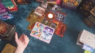 Twin Flames card reading Divine Feminine knows they can make magic together. 🔥♾️🔥
