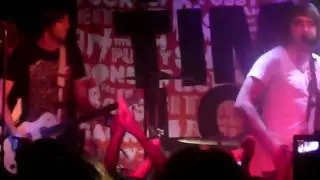 All Time Low - Poppin Champagne