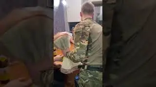 Сыночек вернулся домой с неожиданным сюрпризом к любимой Мамочки✊🏻🇷🇺