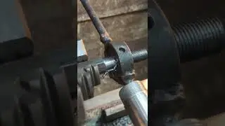 Нарезка резьбы в токарном станке. Treading at lathe.