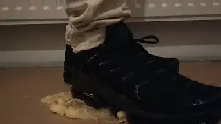 Crushing little cake white Nike Air Max