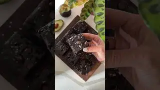Flourless avocado brownies 🥑✨