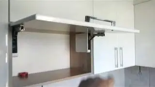 Белая глянцевая кухня на заказ с фурнитурой DTC