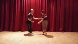 크리스탈의 스위블 데모, Crystal Lee's Swivel Demo