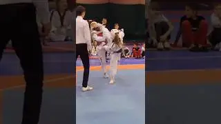 Taekwondo girl facekick (Russia)