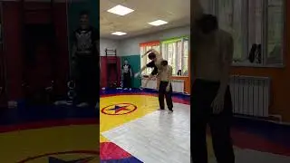 Боковушка 😁 #акробатика #тренировка #сальто