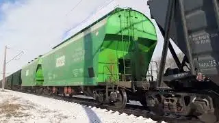 Вл80 с грузовым поездом