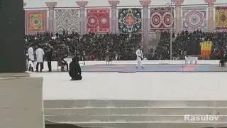 Гуштин Сайчамол ва Комроншох барои мошин