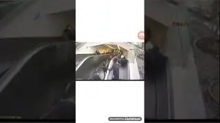 İstanbul Metrosunda Yürüyen Merdiven Çöktü - 1 yaralı