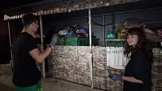 роюсь в МУСОРКАХ с девушкой