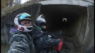 На квадроциклах сломались в тоннеле.