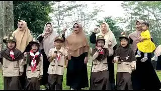 MENYANYI LAGU GARUDA PANCASILA MI PERSIS 04 CIANJUR