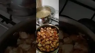 А Вы любите Спагетти?😋😁Оно конечно по-разному готовится и сочетают. У меня тут по-простому🍴🍽️💕