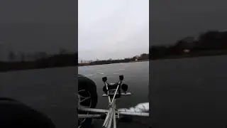 Ребёнок пробует первый дрифт в своей жизни
