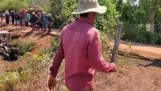xe công nông lao xuống ruộng và cái kết