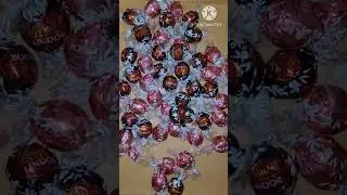Opening Lindt Lindor Chocolates/ Asmr/ Satisfying video #shorts