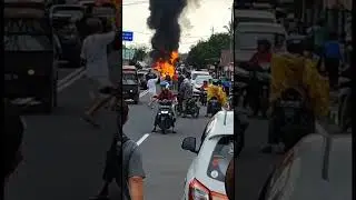 kebakaran mobil tengah jalan , depan pusat perbelanjaan Tanjung pandan
