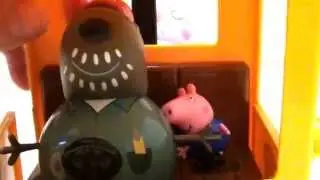 Мультфильм игрушками Свинка Пеппа Peppa. Дедушка пес на эвакуаторе