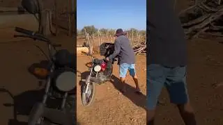 Quando tá bebo  mas precisa levar a moto pra casa