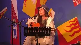Часы. Песня под гитару на открытом микрофоне.