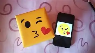 Emoji gift wrapping DIY
