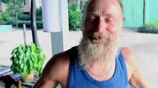 André the 69 Year Old Russian Yogi (No meat, No chicken!)