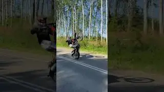 Считается как 12 o’clock? Чиркнул хвостом при станте на Regulmoto 