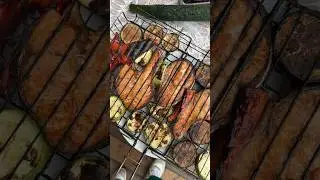 Отдохнули в очень живописном месте, пожарили стейк семги с овощами 🐟  отличное начало недели 🏞️