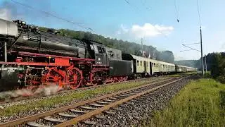 Sonderzug mit 023 058-1 Dampflokomotive auf der Südbahn