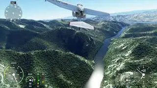 External View in MS Flight Simulator 2020 with TrackIR v5.4 near Mann Gulch, MO over Missouri River