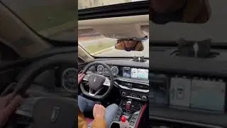 Qobil Dizayn Hongqi avtoparkovka
