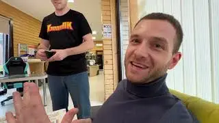 Вернули Фила в 2006 год и дали 6000 рублей, чтобы он купил себе телефон! ☺️
