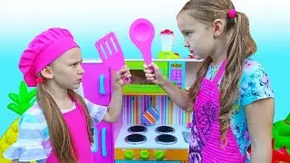 Kids play in a cafe and cooking contest