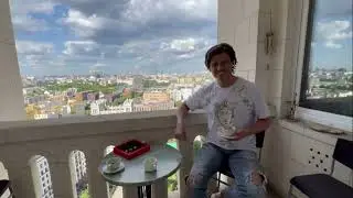Прохор Шаляпин в гостях у внука Маршала Малиновского - Валентина - в высотке на Котельнической.
