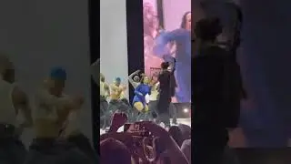 Rosalia performando La Combi Vetsache