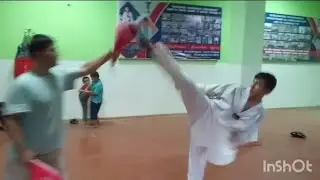бьёт быстро каждый секунд вертушка команда тхэквондо Сарбанд Абдулоев Зубайдулло 2009 год