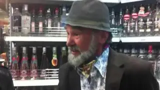 Дед тусовщик рассказывает о клубной культуре (минимальное техно)