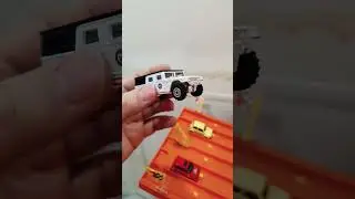Жирный толстый Hummer H1 рвет маленькие Хонды
