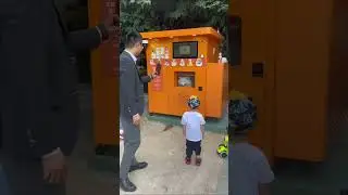 Мойка для собак в Китае, тут тебе и стиралка и сушка и, наверное, ещё и одеколоном сбрызнут.