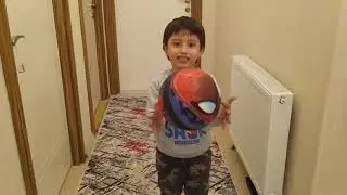 Örümcek Adam Topumla Maç Yaptık