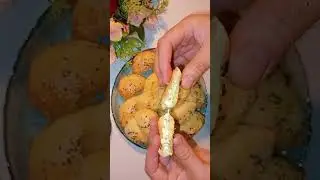 Очень вкусные  пирожки с сыром и творогом в духовке